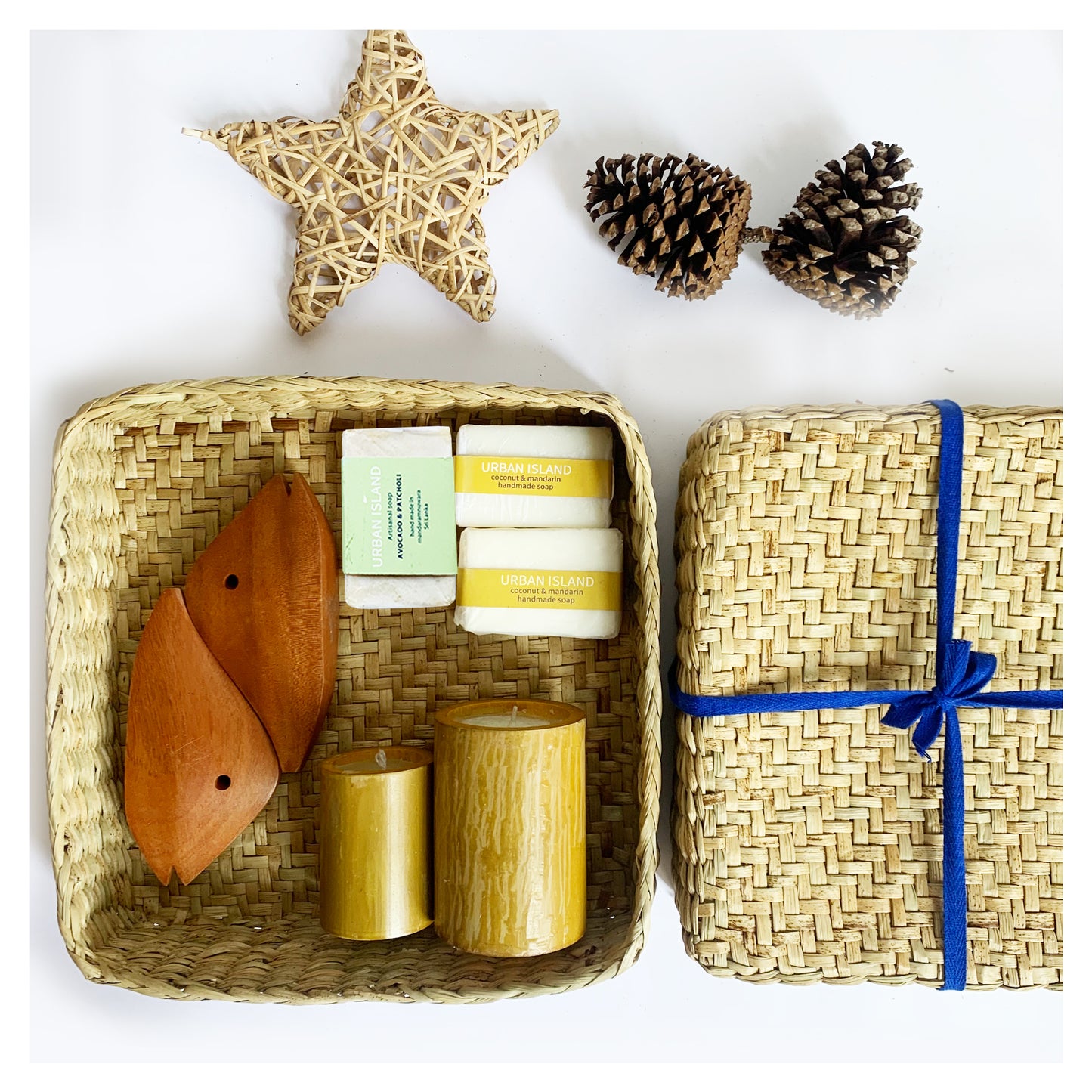Complete Wellness Gift - Deco fishes, bamboo and mixed Soaps