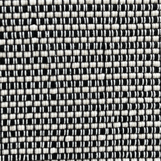 Handwoven Rug Akurassa Drops – Black and Pearl White